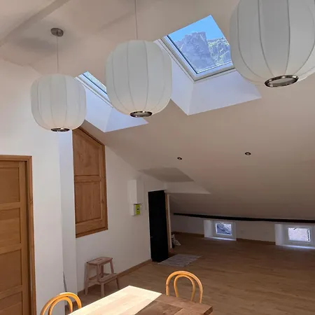 Confort Et élégance Au Cœur De Appartamento